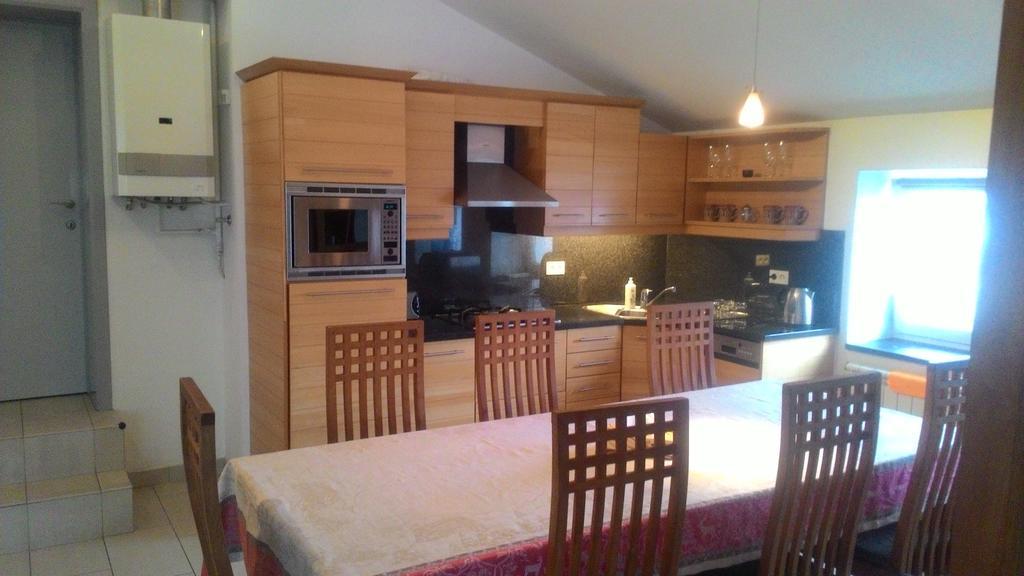 Mansard Apartment Antonovicha 4 Kiev Exterior foto